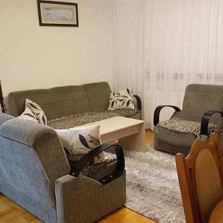 Redon Apartment Prishtine Bagian luar foto