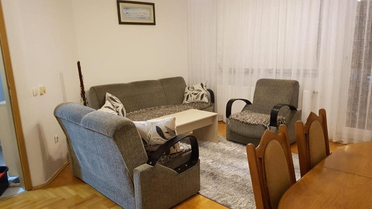 Redon Apartment Prishtine Bagian luar foto