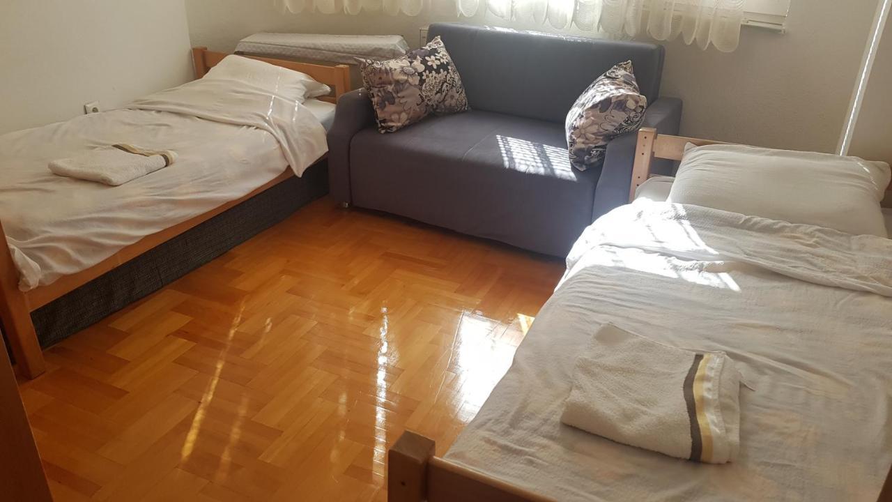 Redon Apartment Prishtine Bagian luar foto